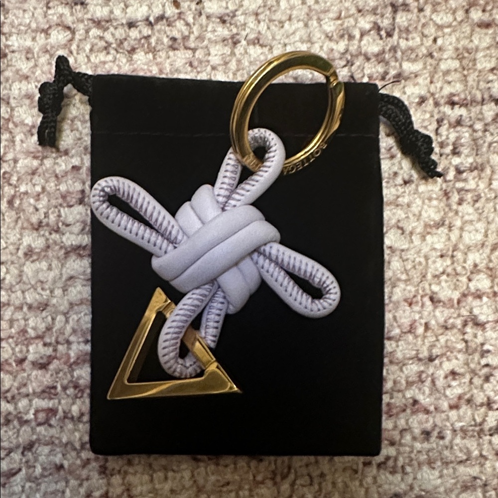 Bottega Veneta White and Gold Keychain - Picture 3 of 3